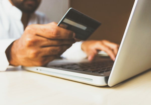 E-commerce & Retail